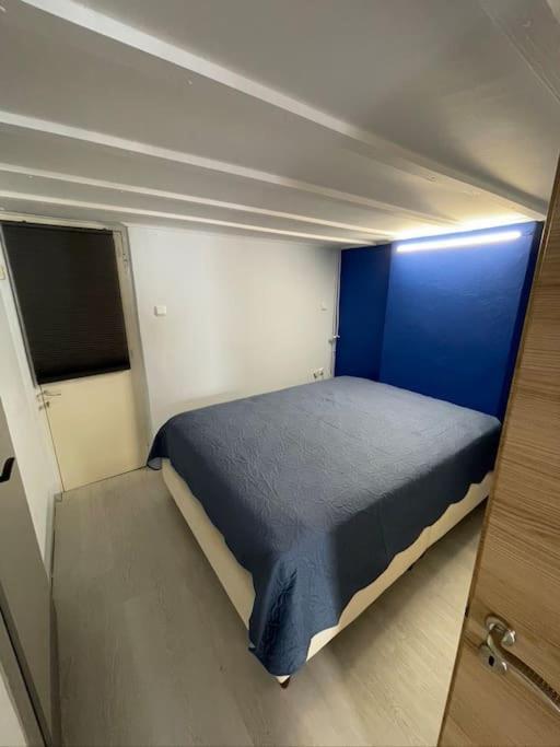Comfy Apartment With Low Ceiling Attic Athen Eksteriør billede